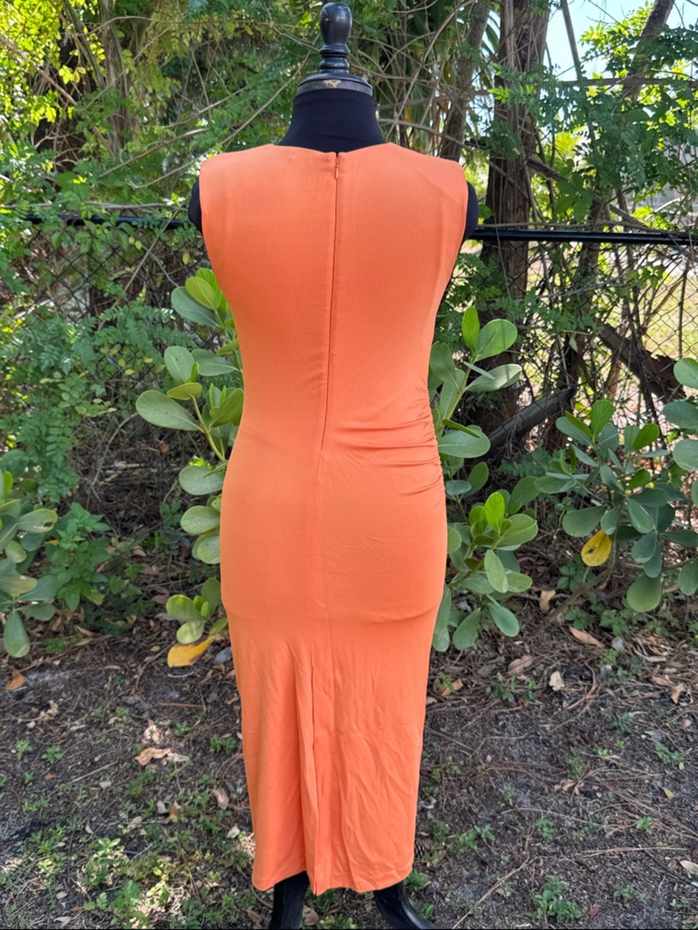 Evereve “Zoe” strong shoulder ruched midi dress, size small - Picture 8 of 10
